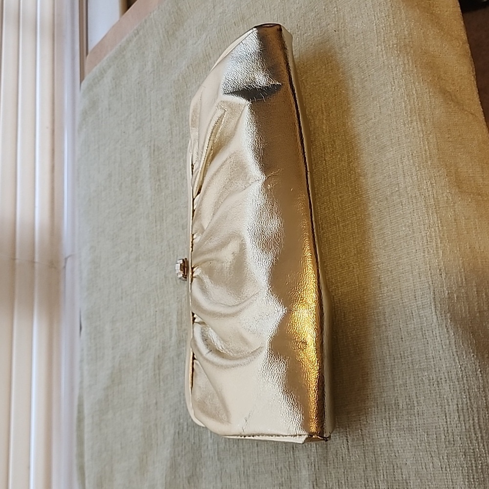 VINTAGE UNBRANDED DRESSY HANDBAG